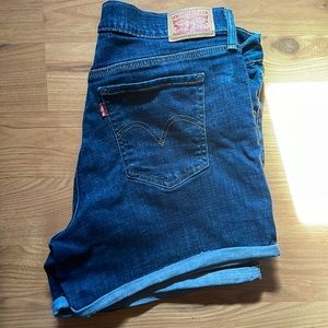 Levi’s shorts